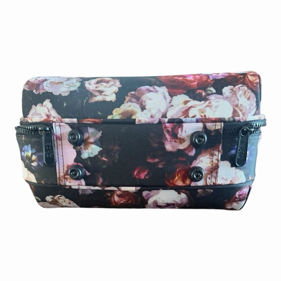 “i Wake Yo For makeup “ London Soho New York Floral Cosmetic Travel Case - Image 4 of 4