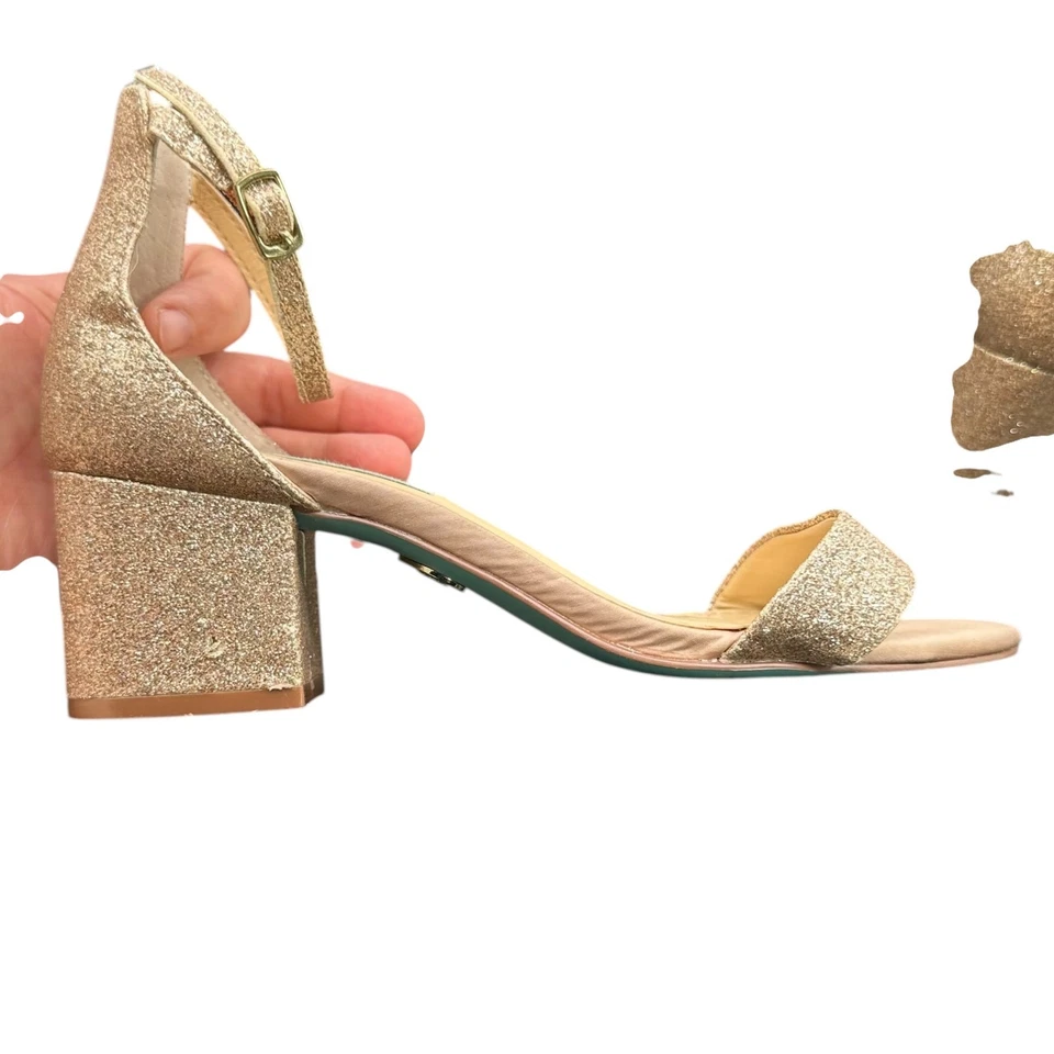 Sandalias Betsy Johnson SB-MIRI doradas brillantes tacón bloque correa al tobillo para mujer 7’ Foto 2 de 4