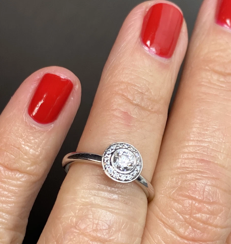Anillo de compromiso solitario Ritani platino diamante halo 0,25 quilates objetivo redondo talla 4 Foto 2 de 4