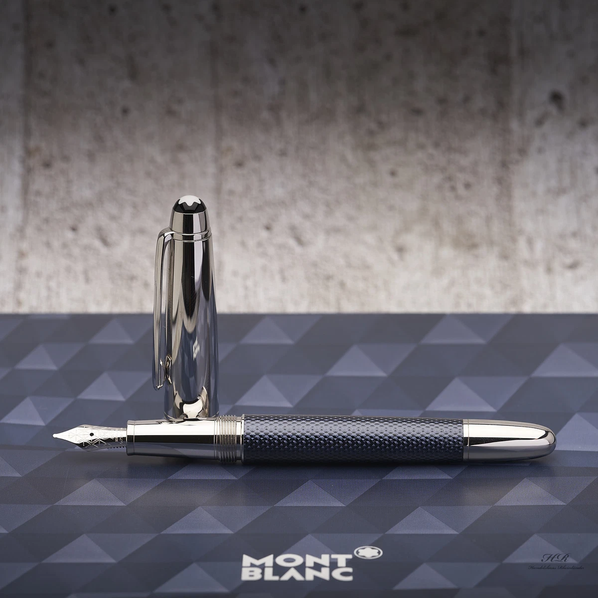 Montblanc meisterstück solitaire doué 2024 blue hour classique fountain pen