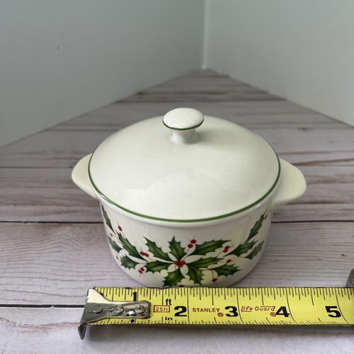 Lenox Christmas Holiday Holly Small Lidded Bowl Set Of 2 Sugar Candy Christmas - Picture 7 of 10