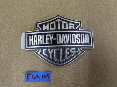 Harley-Davidson Softail Slim FLS RIGHT Side Fuel Tank Medallion 61400056