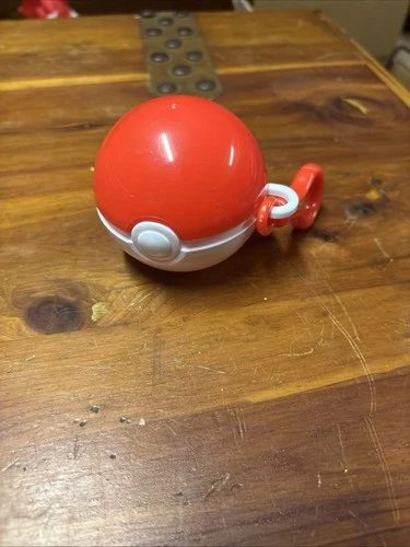Nintendo Pokemon Pokeball Ball Key Ring ~ BURGER KING Toy ~ 1999 Vintage 3” X 3”