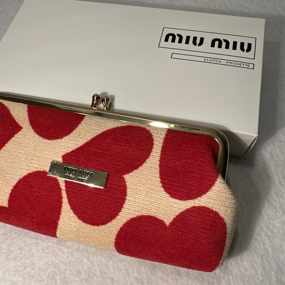 Bolso de Mano Miu Miu Corazón Rojo Borde Dorado Nuevo en Caja Pochette Foto 3 de 4