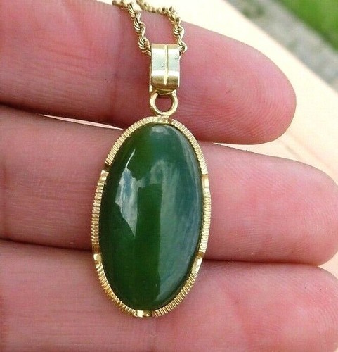 Vintage 14k gold Spinach jade pendant 