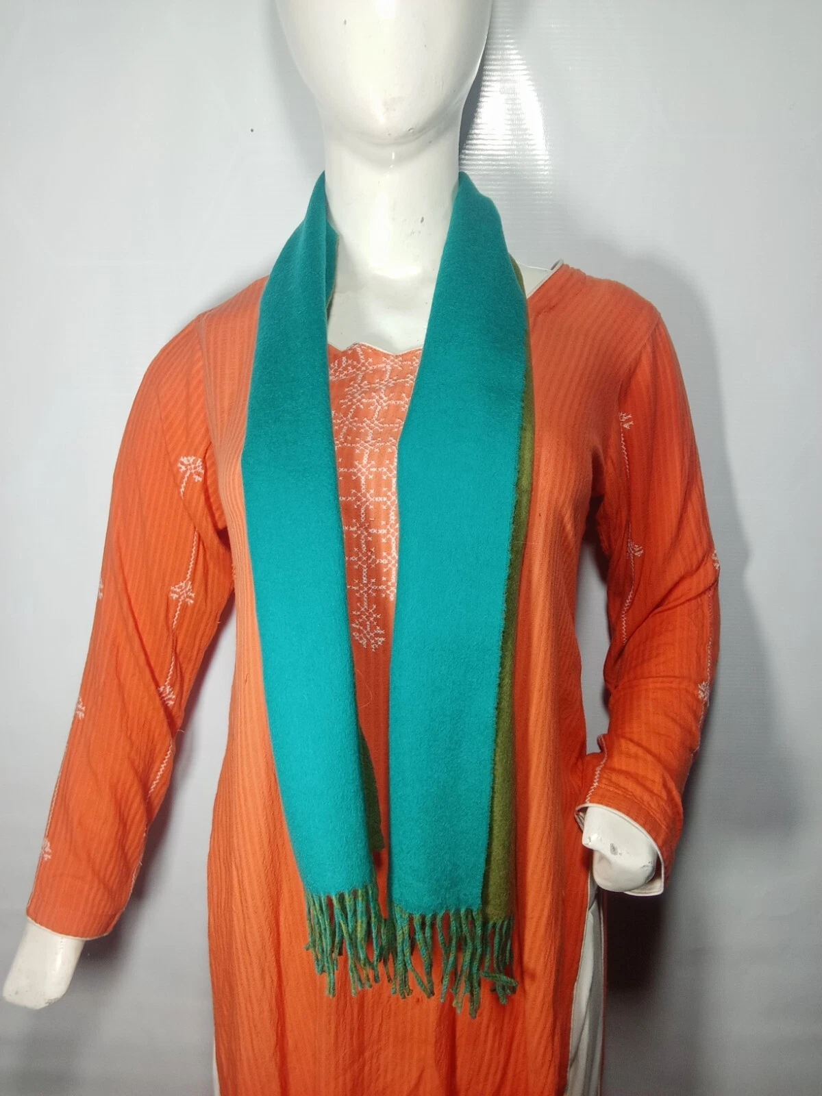 Foulard chaud col châle stoler Dior 100% laine vert occasion