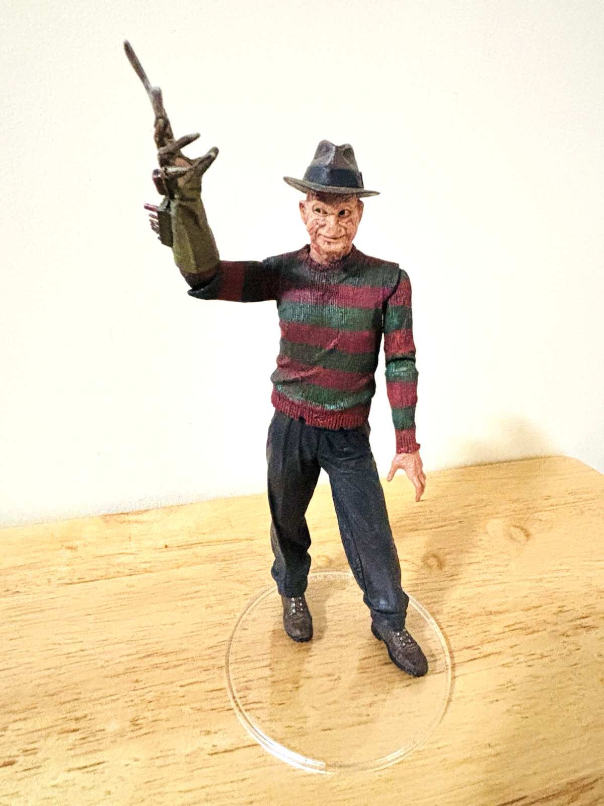 Nightmare on Elm St - Power Glove Freddy 7 Scale Action Figure - Series 4