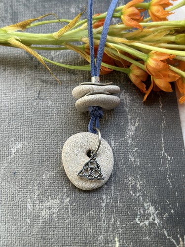 Celtic Knot Hag stone Necklace, Hagstone Trinity Pendant, Triquetra Necklace - Picture 11 of 11