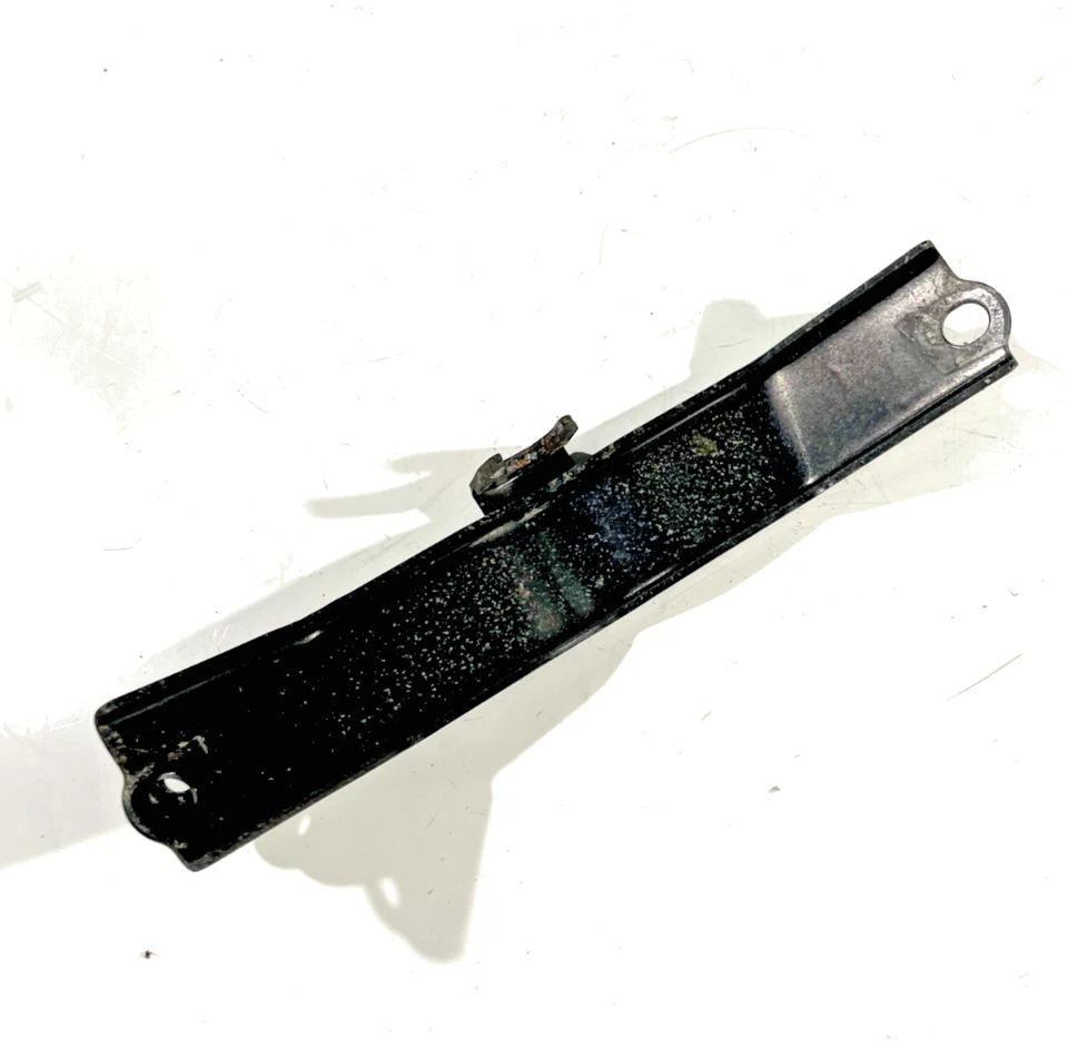 Крепежный кронштейн для заднего фонаря с ручкой захвата Kawasaki Ninja ZX6R J1 J2 2000-2002 - Изображение 4 из 4