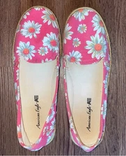 American Eagle Pink Daisy Flower Slip on Shoes 8 Slip on shoes From Payless  
