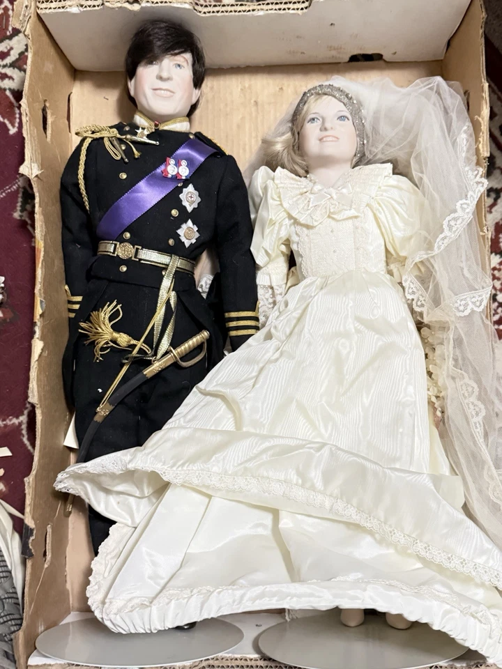 Vintage Lady Anne 22 Inch Porcelain Dolls.   Royal Family Wedding Attire. - Image 2 of 4