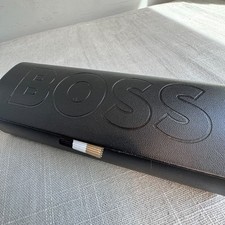 BOSS Hard Shell Czarne Magnetyczne zamknięcie Jasnobrązowe Okulary przeciwsłoneczne Etui na okulary