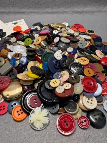 Lot of buttons for sewing or crafts - as seen - 10 oz