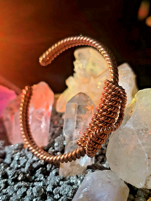   Twisted Copper Bracelet   Handcrafted   144 MHz Sacred Cubit Energy   