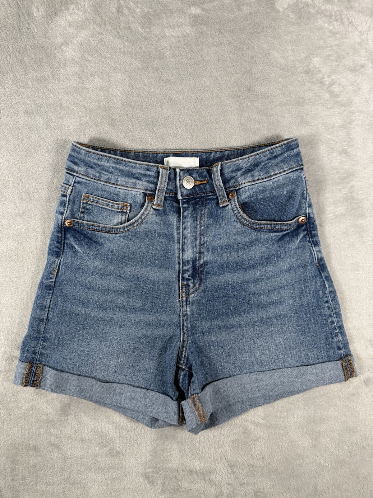 H&M Shorts Women's 2 Blue Denim Cuffed