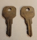 6 VINTAGE HURD LOCK BRASS KEYS INCL. 2 MATCHING PAIRS - MADE IN U.S.A. — photo 2