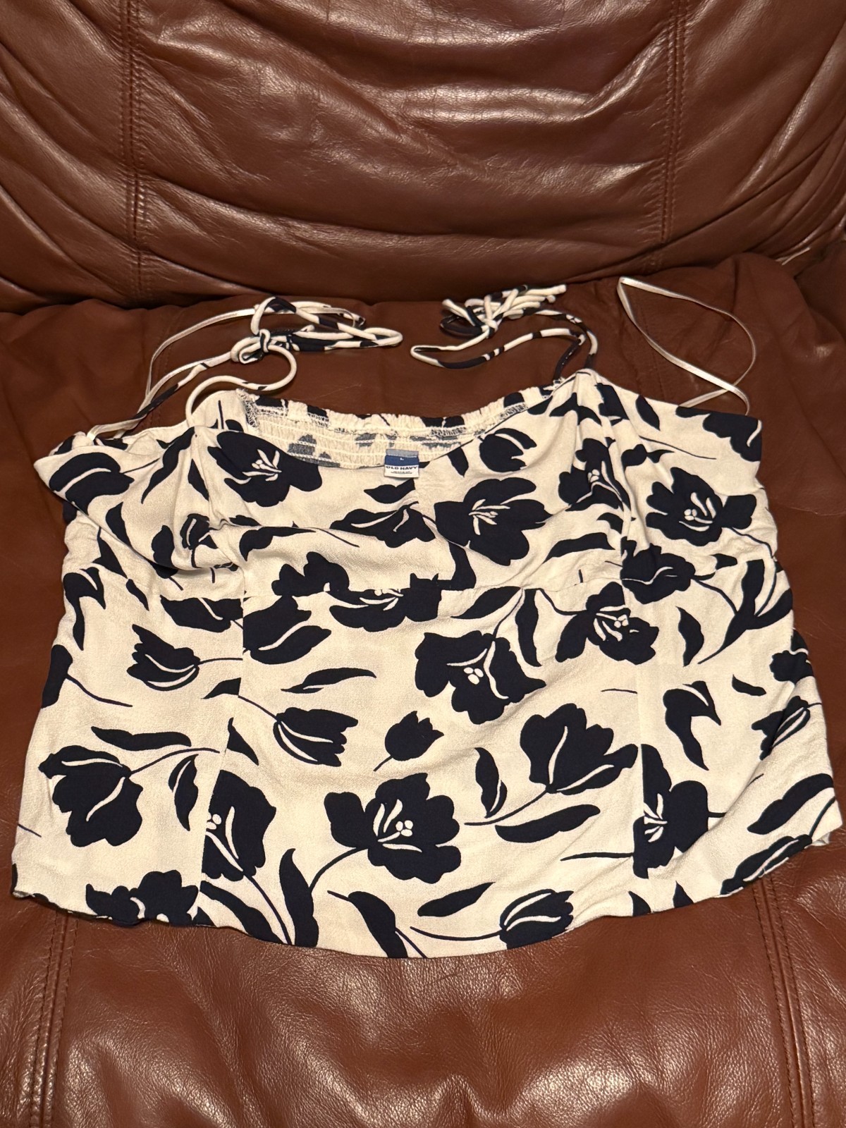Old Navy Women’s Large L Floral Tank Top Cami Smocked Tie Strap Black White Boho