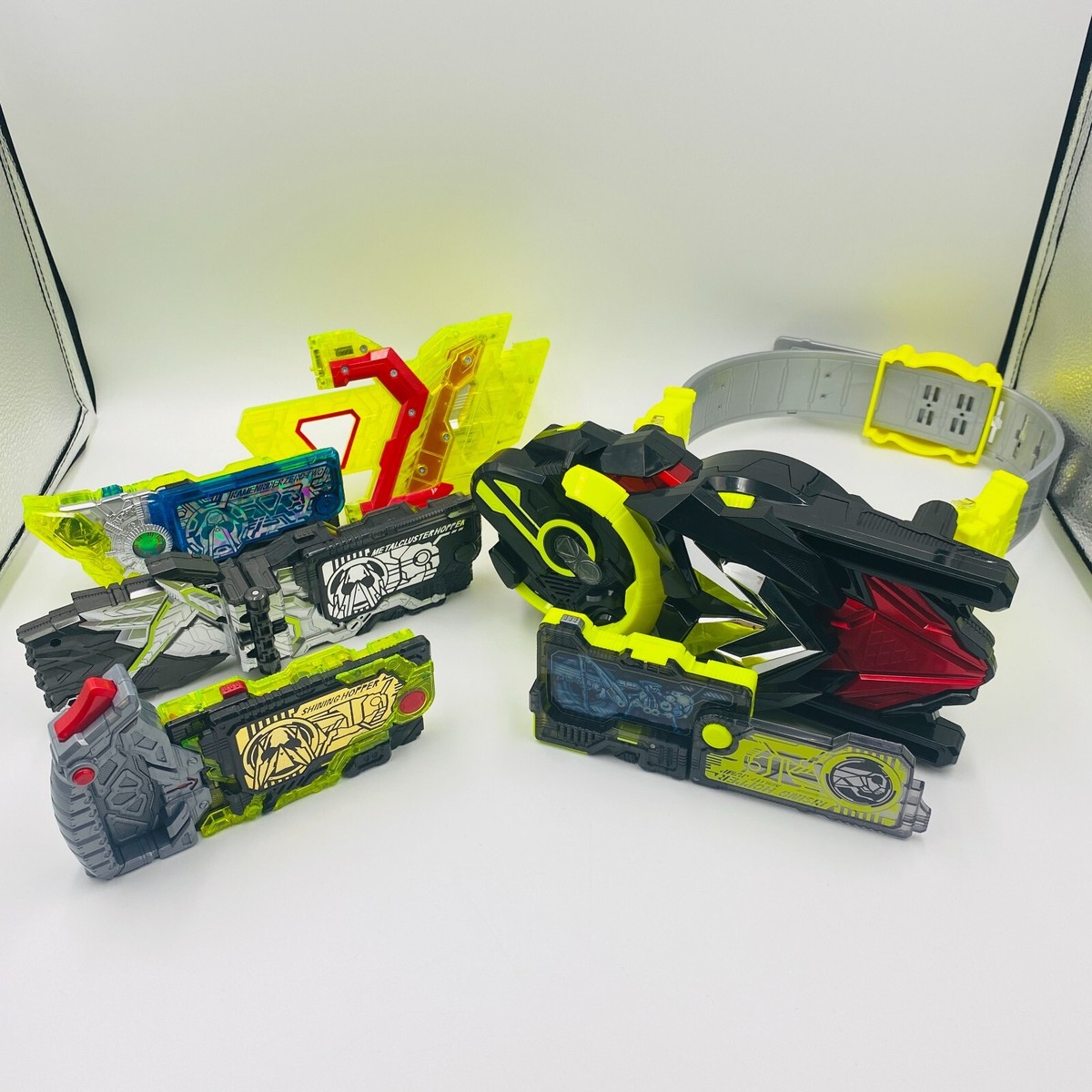 Kamen Rider Zero One DX Driver & Zero Two & Metal Cluster