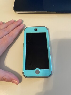 Apple iPod Touch Space Gray (32GB) USB MP3 Player