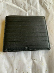 dior red wallet