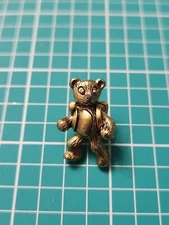 Vtg 1998 Teddy Bear Signed Mark Elliot Schwabe Gold Tone Lapel Pin