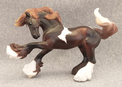 2019 Breyerfest Stablemate Toe Tapper Gypsy Vanner Dark Liver Chestnut Pinto