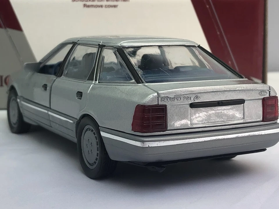 Ford Scorpio - Silver - 1/25 Scale Diecast Model Car Schabak - Image 4 of 4