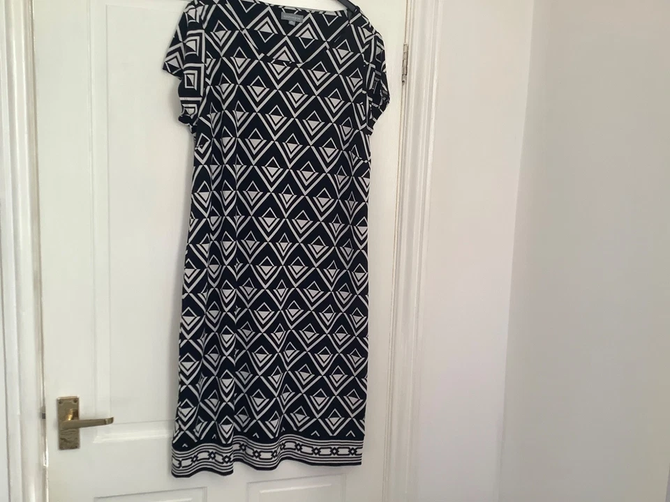 suzanne grae black&white Etuikleid Gr. XL - Bild 1 von 4