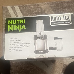 Ninja Nutri Ninja Auto-iQ 1000W Personal Blender 18oz & 24oz Cups, Lids