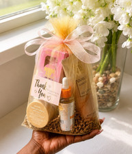 Vanilla Scented Bath Gift Set Kit w/ Body Lotion Body Scrub, Multicolor