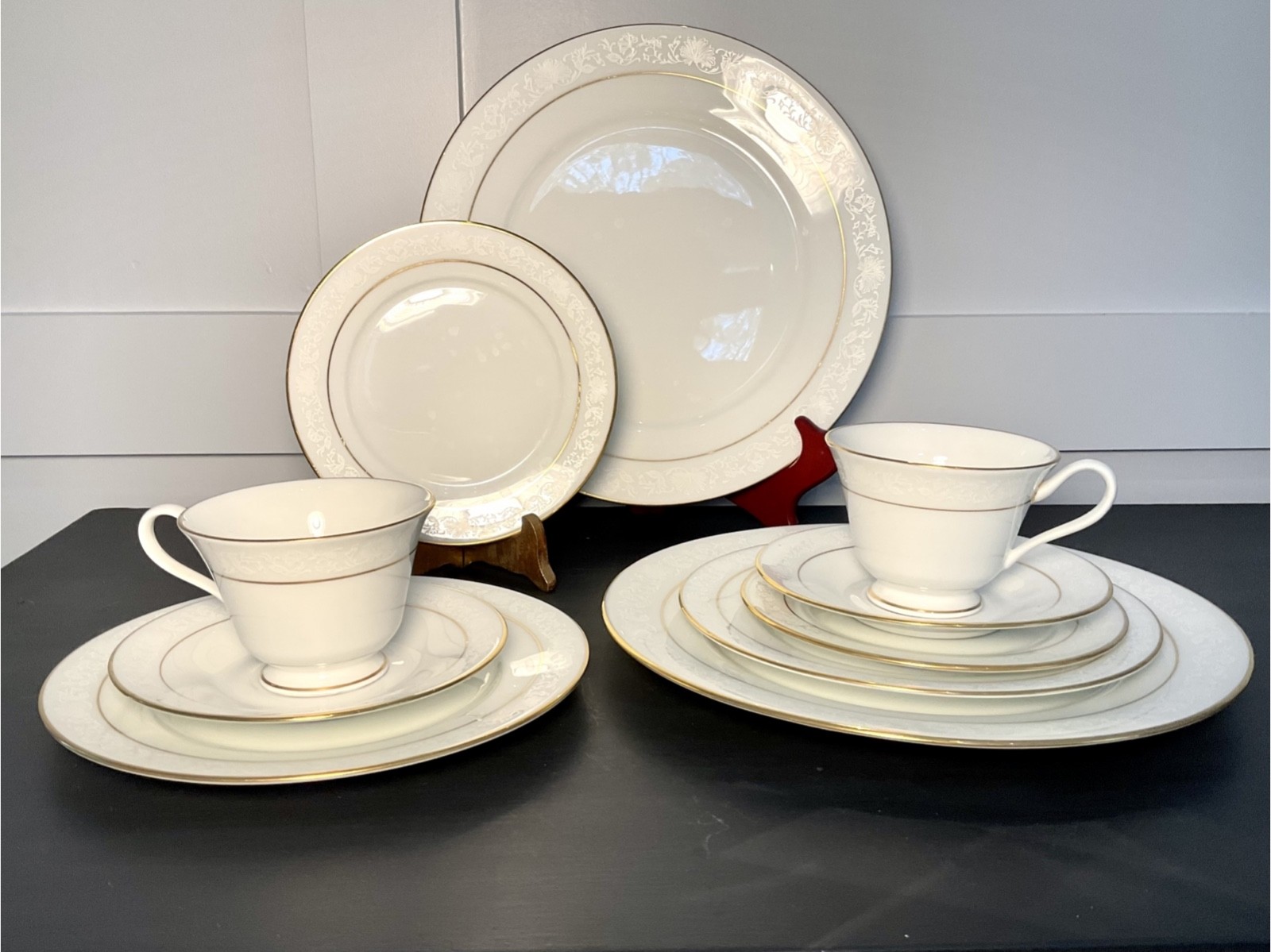 Vintage Oxford Bone China White Lace Dinnerware Service for 12&mdash;58 Pieces