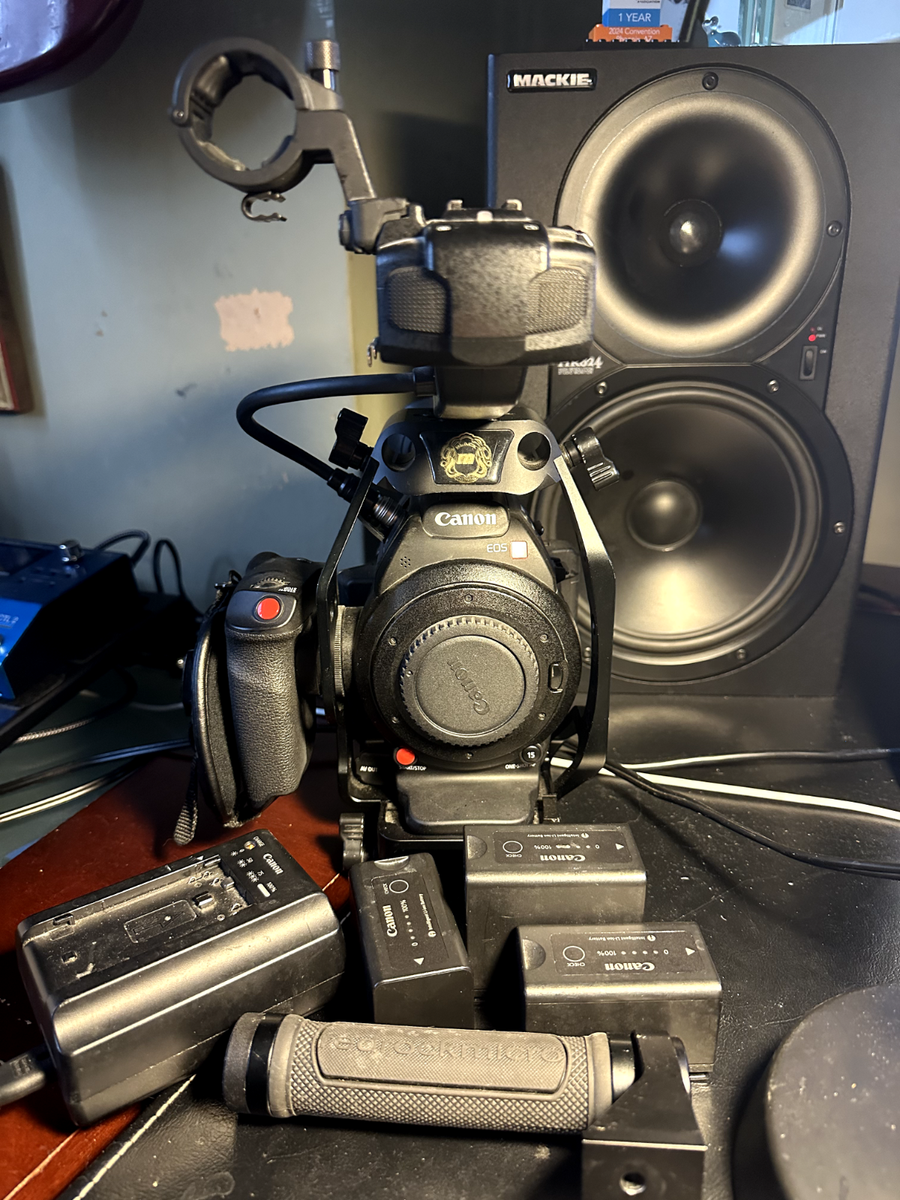 Canon EOS C100 Mark II Professional Cinema Camera - Black (Body