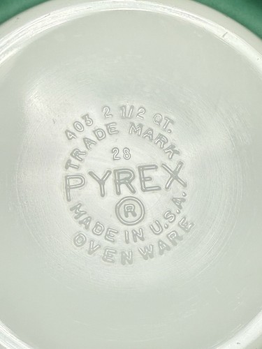 Vintage PYREX 403 Primary Green 2.5 Qt. Mixing Nesting Bowl Made in USA - Picture 6 of 6