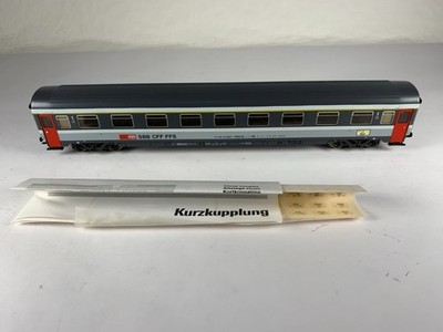 MARKLIN HO 4266, SBB CFF FFS 1ST CLASS PASSENGER CAR, NIB