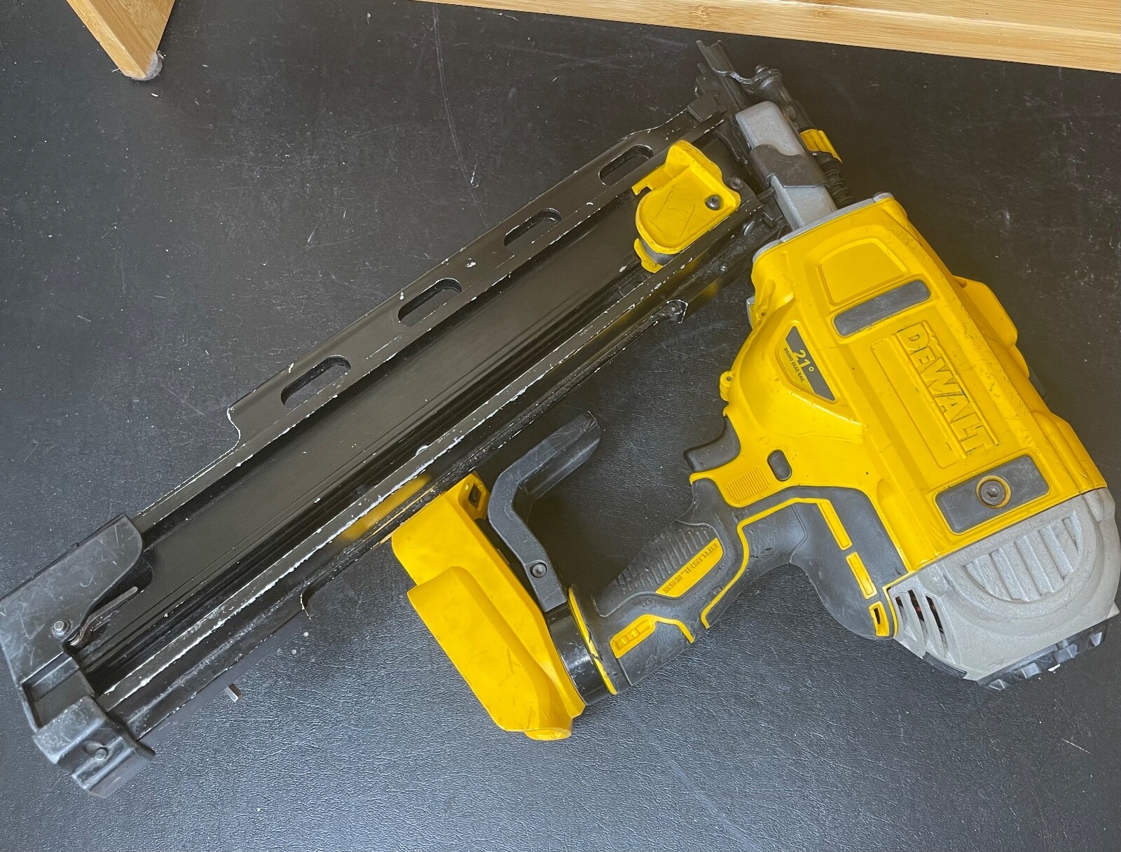 DeWalt DCN21PL 20V MAX Cordless Plastic Collated Framing Nailer TOOL