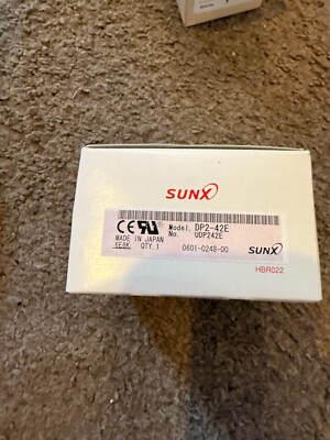 NEW SUNX Digital Pressure Switch PNP, 145 PSI Max G(PF) 1/8 Female # DP2-42E