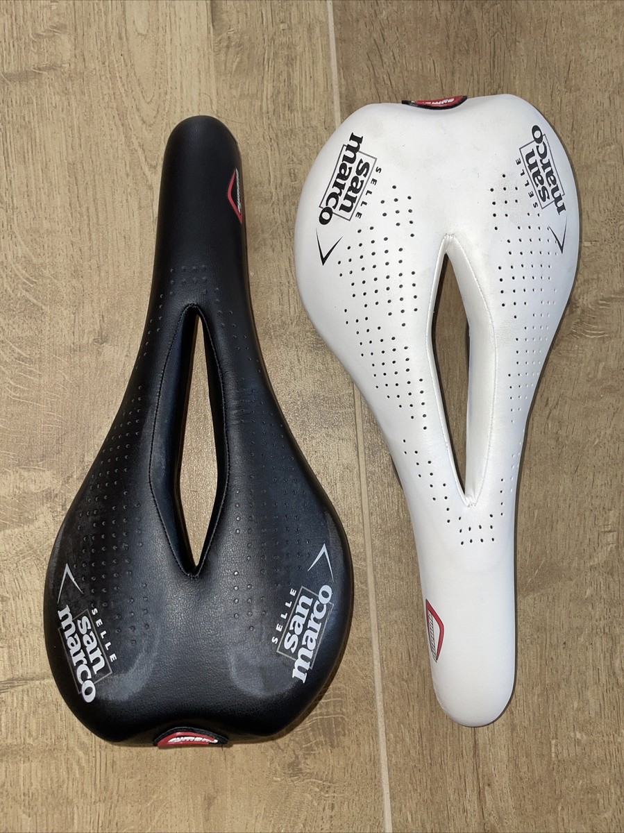 Sella bici Selle San Marco Caymano Arrowhead Gelaround bianca nera