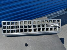 83-84 Toyota Cressida Grille Emblem - Mx63 Mx62 83-84 Toyota Cressida Grille Emblem - Mx63 Mx62