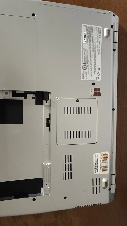 SONY SVT151A11L 15.6 TÁCTIL INTEL i7 1TB HDD 8 GB RAM Foto 4 de 4