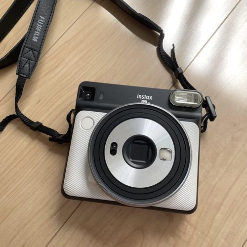 Cámara fotográfica instantánea Fujifilm Instax Square SQ6 blanca perla con correa filtro de flash - Imagen 2 de 10