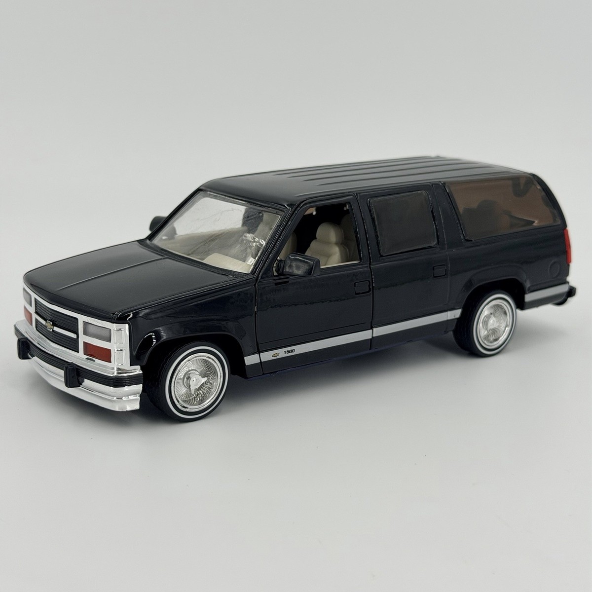 ULTRA RARE Sunnyside 1:24 Scale Black 1993 Chevy Suburban Lowrider