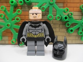 (P8/1/16) Lego Super Heroes Batman sh0089 Type 2 Cowl from 76012