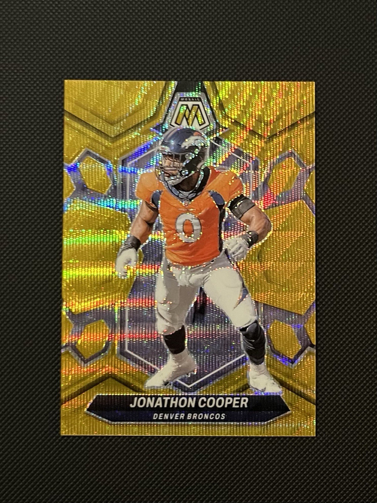 2024 Panini Mosaic Jonathon Cooper #68 Gold Wave Prizm /17 Denver Broncos 🔥