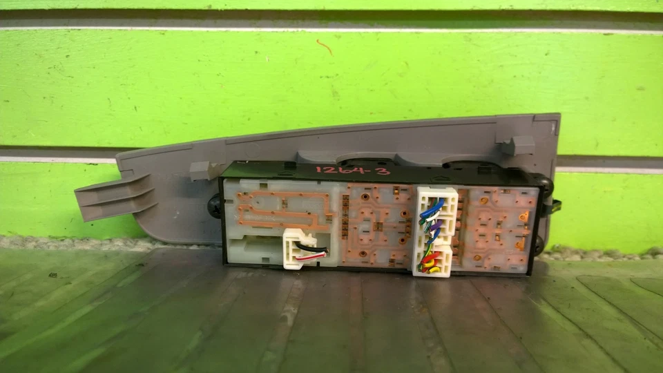 04 05 06 07 08 INTERRUPTOR VENTANA PRINCIPAL NISSAN MAXIMA OEM 1264-3 Foto 2 de 2