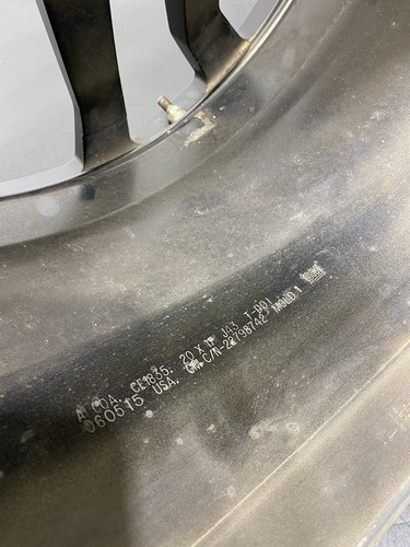 2015 CAMARO ZL1 OEM WHEEL RIM 20x11 REAR RIM USED OEM (1) RIM - Picture 8 of 10