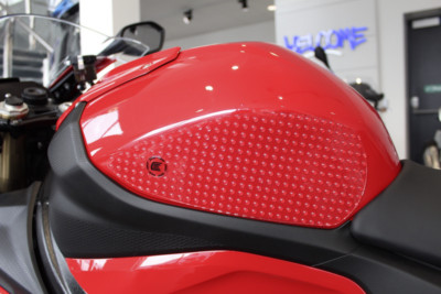 BMW S1000RR 2019-2023 Eazi-Grip ''EVO'' Traktion Tank Grip Pads klar oder schwarz