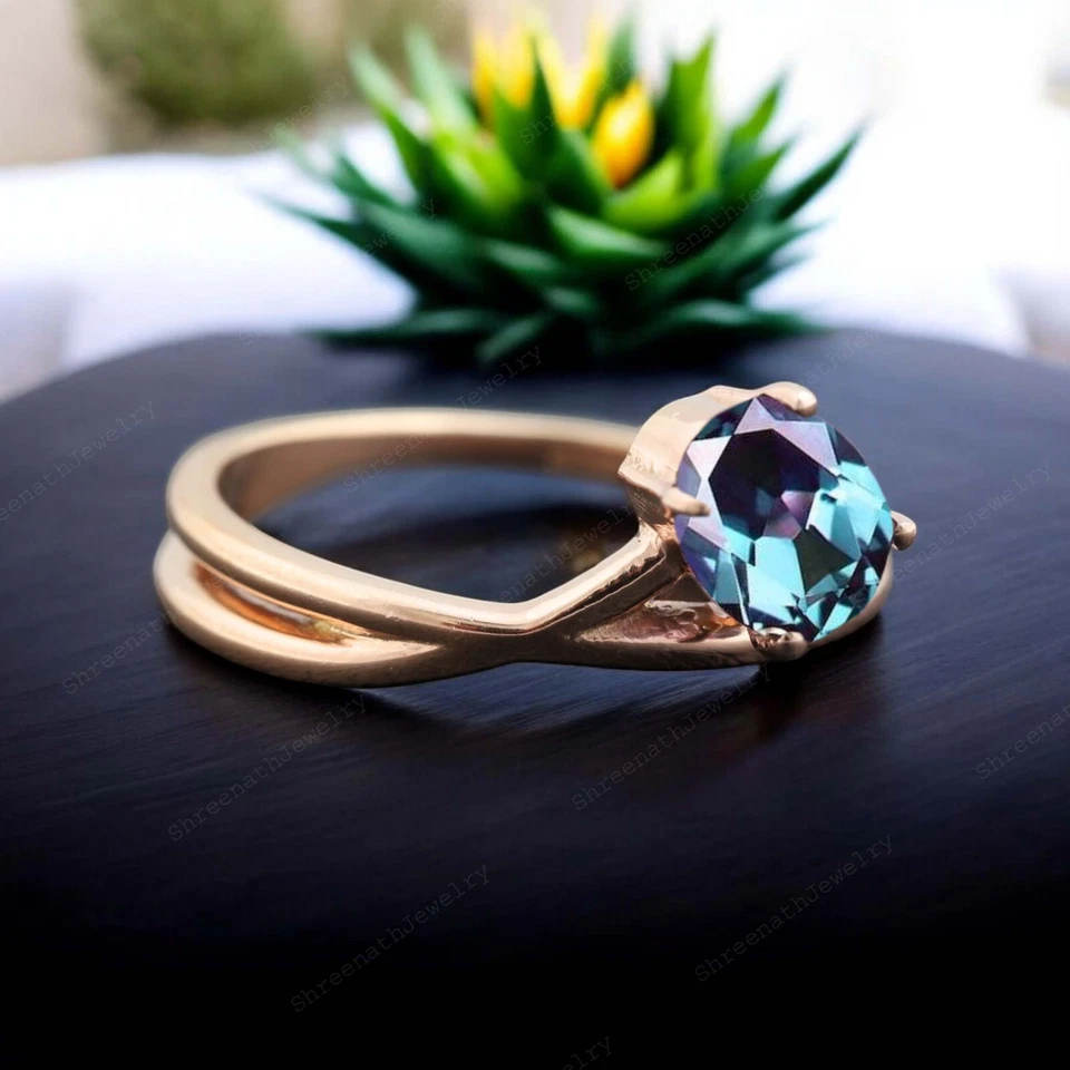 Anillo solitario oro rosa 9K 8X6 mm forma ovalada natural púrpura alejandrita Foto 2 de 4