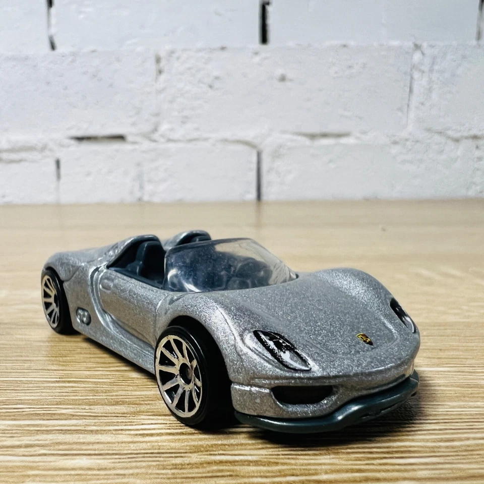 Porsche 918 Spyder 2013 HW Showroom All Stars Metalflake Silver Foto 3 de 4