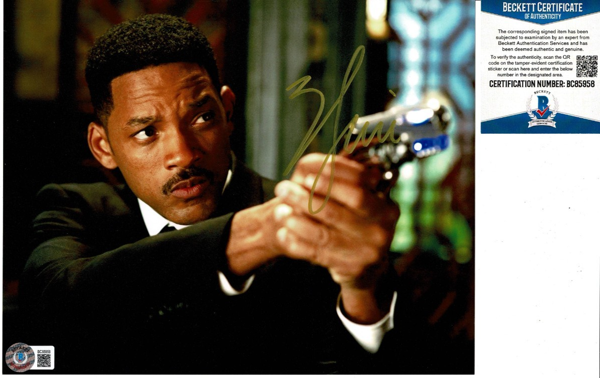 WILL SMITH Autographed Signed 8X10 PHOTO "MEN IN BLACK" BECKETT BAS COA 