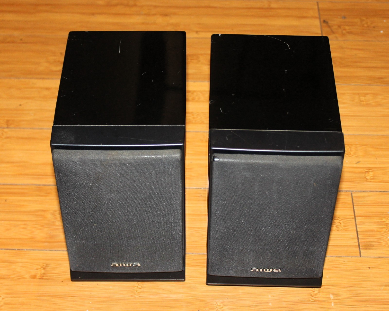 Pair Bookshelf Speaker Aiwa SX-LM200 Portable 6 Ohms 3-Way
